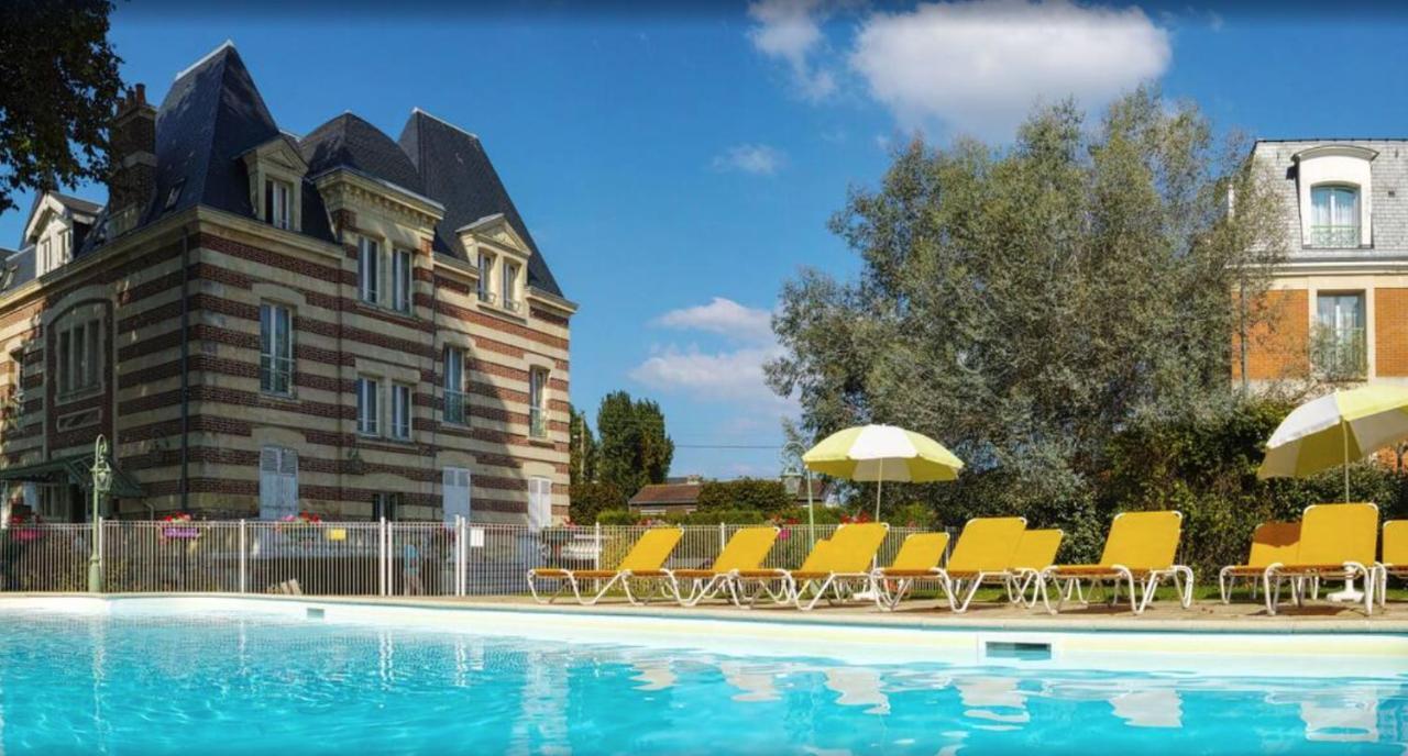 Cosy Appartement Dans Une Villa Avec Piscine, Proche Du Centre Et De La Mer Кабур Экстерьер фото